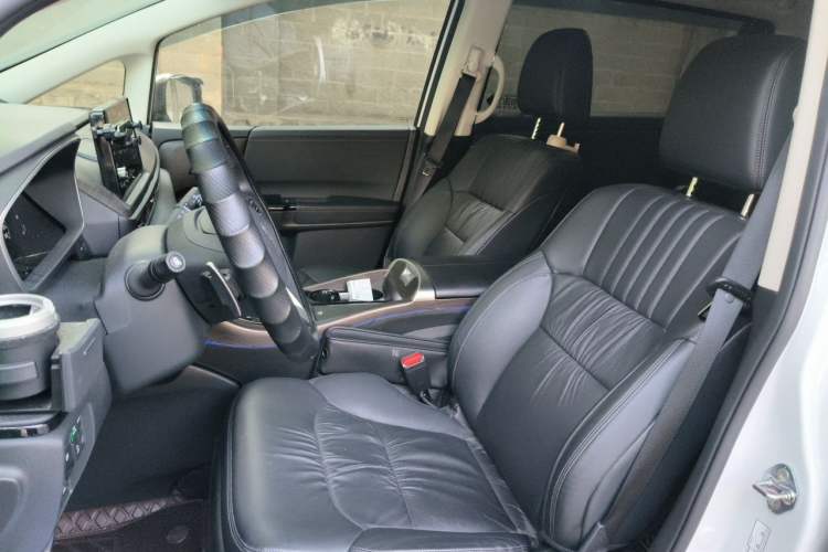 Used Honda Odyssey 2022 2.0L eHEV Sharp Supreme Edition Left Front Seat