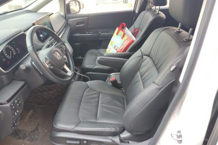 Used Honda Odyssey 2022 2.0L eHEV Sharp Enjoyment Edition Left Front Seat