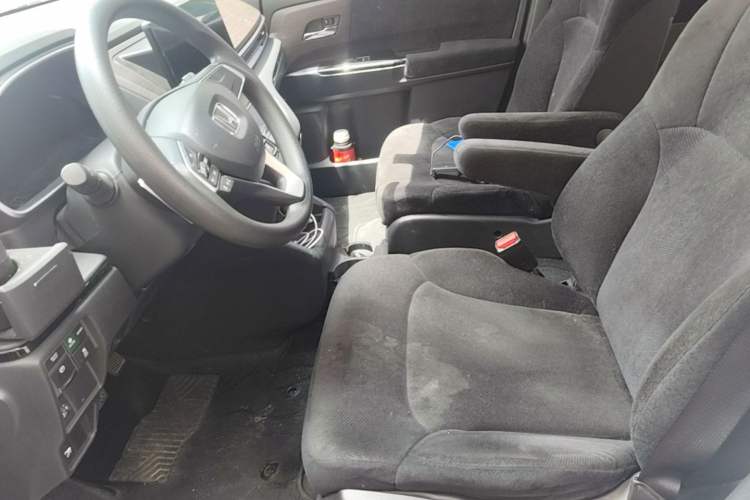 Used Honda Odyssey 2022 2.0L eHEV Sharp Enjoyment Edition Left Front Seat