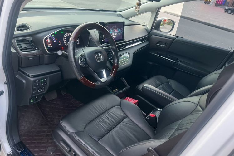 Used Honda Odyssey 2022 2.0L eHEV Sharp Enjoyment Edition Left Front Seat