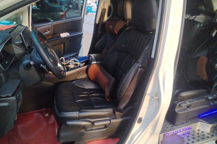 Used Honda Odyssey 2022 2.0L eHEV Sharp Enjoyment Edition Left Front Seat