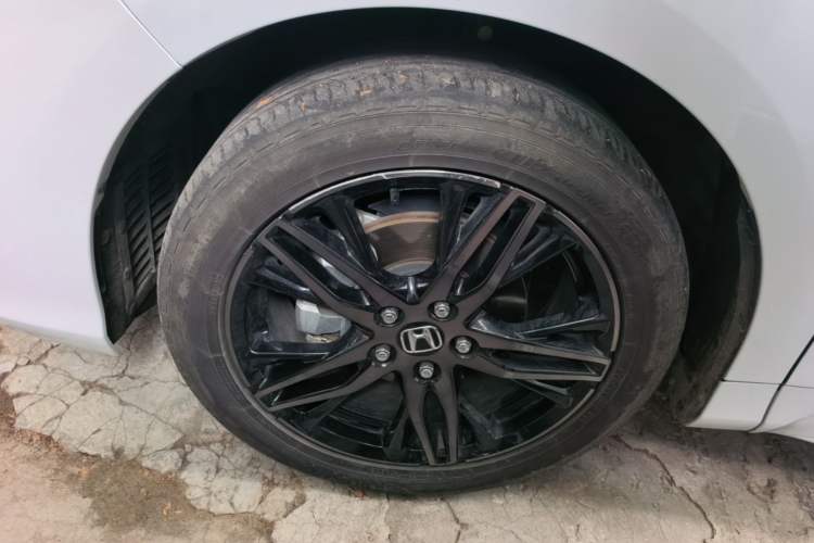 Used Honda Odyssey 2022 2.0L eHEV Sharp Supreme Edition Left Front Wheel Hub