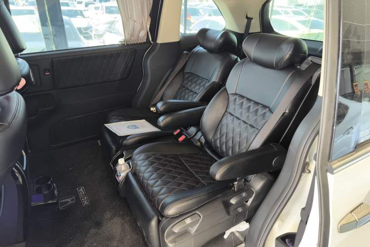 Used Honda Odyssey 2022 2.0L eHEV Sharp Enjoyment Edition Left Rear Seat