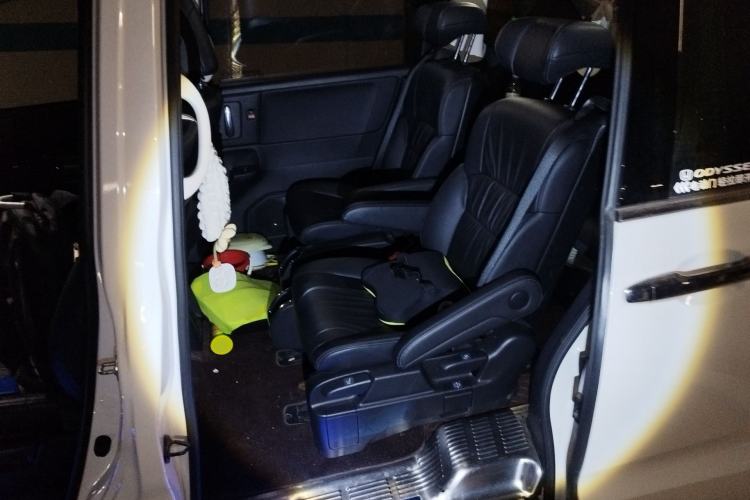 Used Honda Odyssey 2022 2.0L eHEV Sharp Smart Edition Left Rear Seat