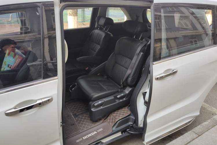 Used Honda Odyssey 2022 2.0L eHEV Sharp Enjoyment Edition Left Rear Seat