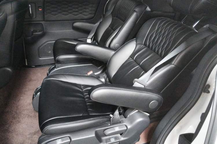 Used Honda Odyssey 2022 2.0L eHEV Sharp Enjoyment Edition Left Rear Seat