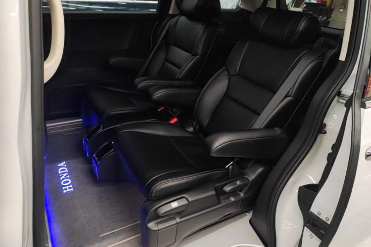 Used Honda Odyssey 2022 2.0L eHEV Sharp Enjoyment Edition Left Rear Seat