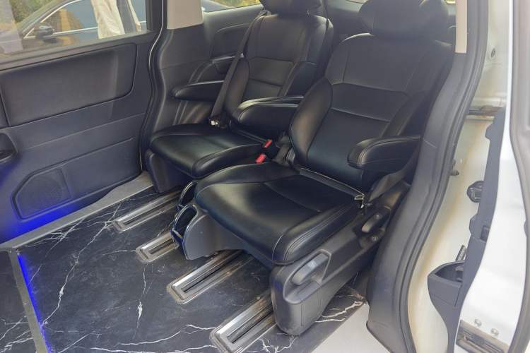 Used Honda Odyssey 2022 2.0L eHEV Sharp Enjoyment Edition Left Rear Seat