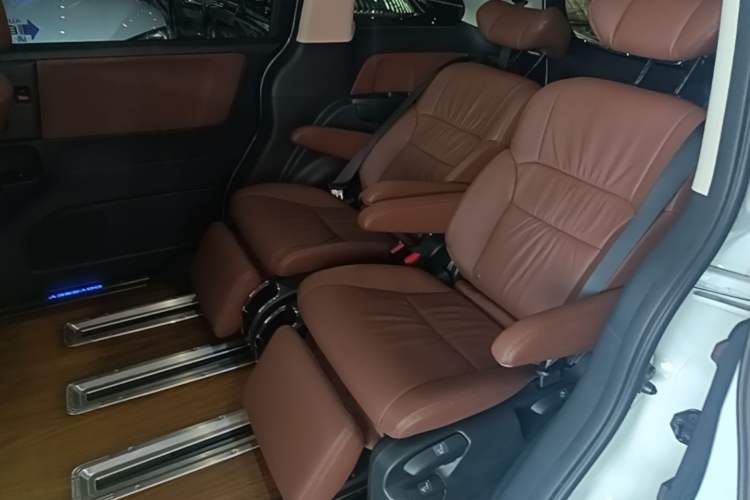 Used Honda Odyssey 2022 2.0L eHEV Sharp·Luxury Edition Left Rear Seat