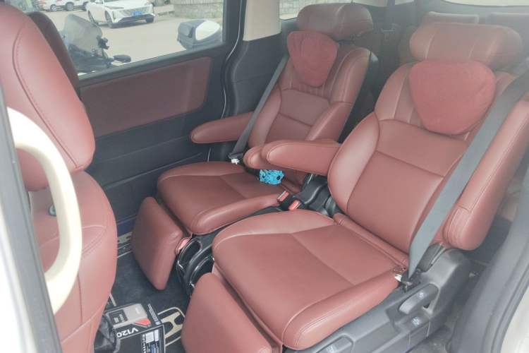 Used Honda Odyssey 2022 2.0L eHEV Sharp Enjoyment Edition Left Rear Seat