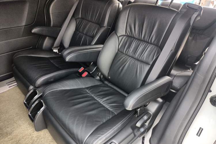 Used Honda Odyssey 2022 2.0L eHEV Sharp·Luxury Edition Left Rear Seat