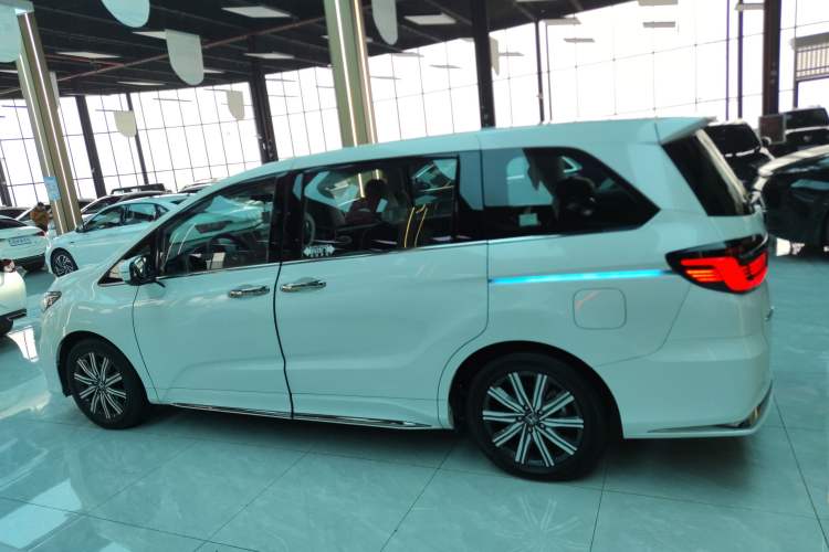 Used Honda Odyssey 2022 2.0L eHEV Sharp Enjoyment Edition Left Side