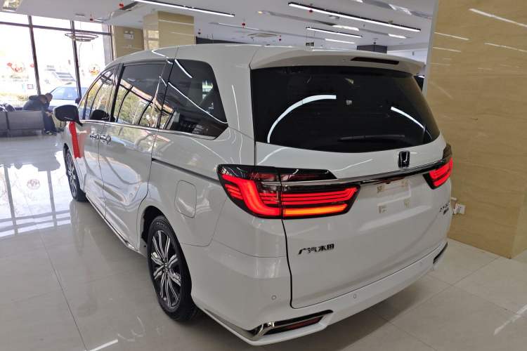 Used Honda Odyssey 2022 2.0L eHEV Sharp Enjoyment Edition Rear Left 45 Deg