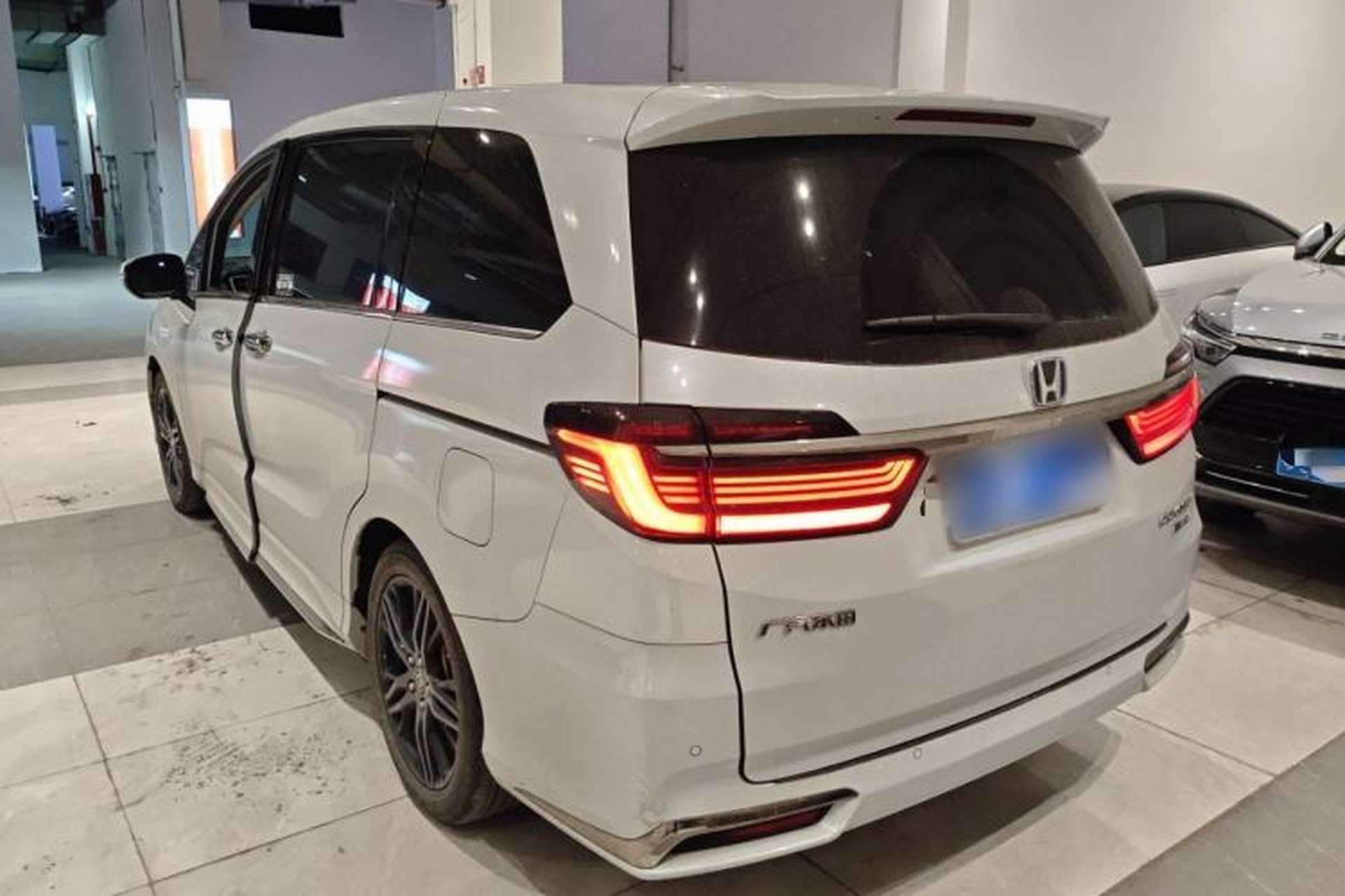 Used Honda Odyssey 2022 2.0L eHEV Sharp Supreme Edition Rear Left 45 Deg