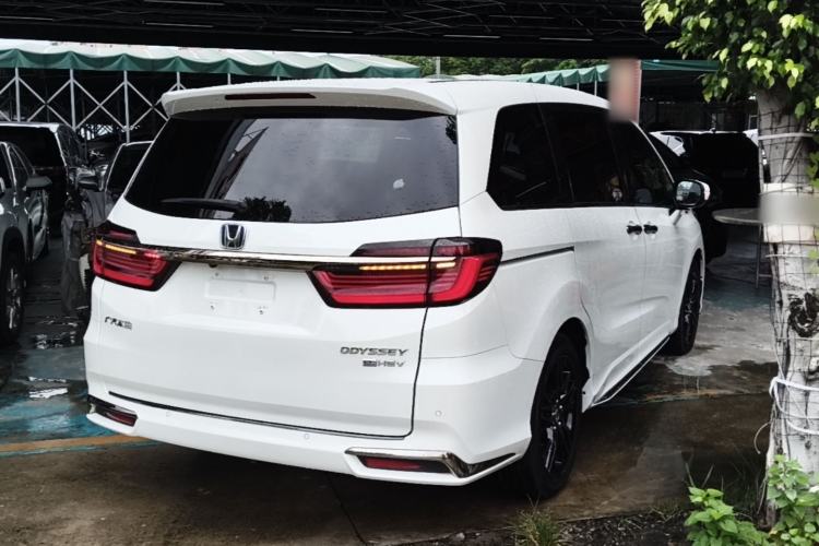 Used Honda Odyssey 2022 2.0L eHEV Sharp·Luxury Edition Rear Right 45 Deg