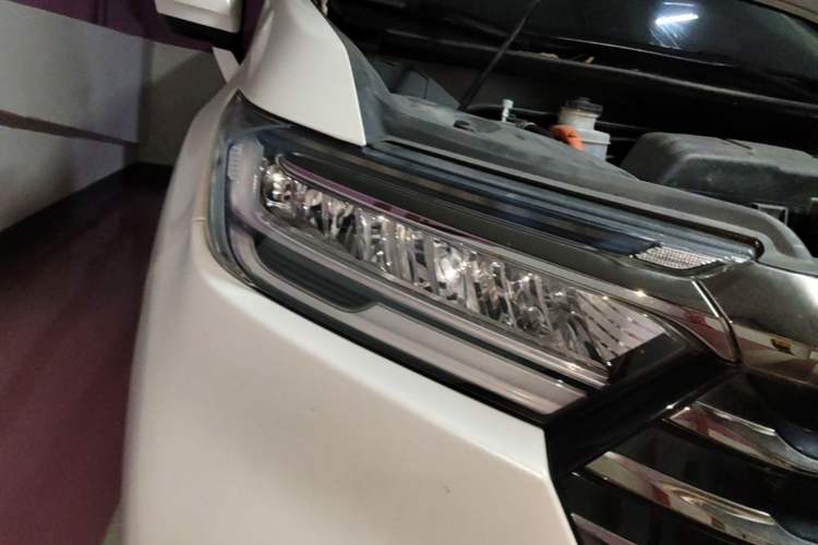Used Honda Odyssey 2022 2.0L eHEV Sharp Smart Edition Right Front Headlight