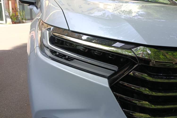 Used Honda Odyssey 2022 2.0L eHEV Sharp Supreme Edition Right Front Headlight