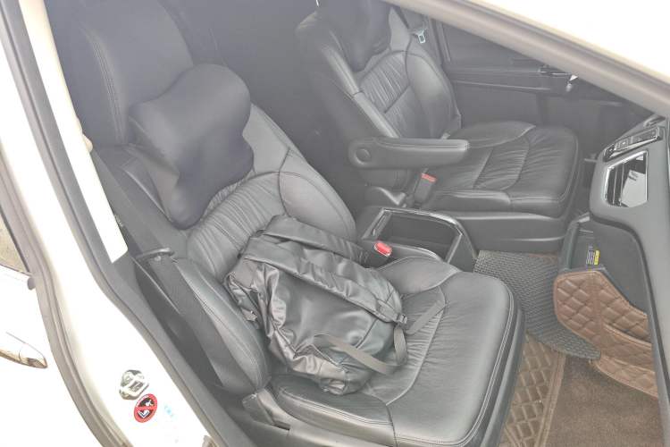 Used Honda Odyssey 2022 2.0L eHEV Sharp·Luxury Edition Right Front Seat