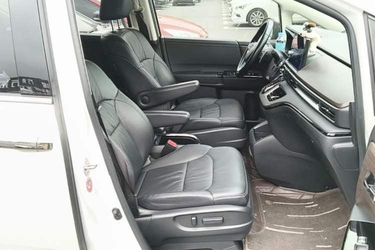 Used Honda Odyssey 2022 2.0L eHEV Sharp·Luxury Edition Right Front Seat