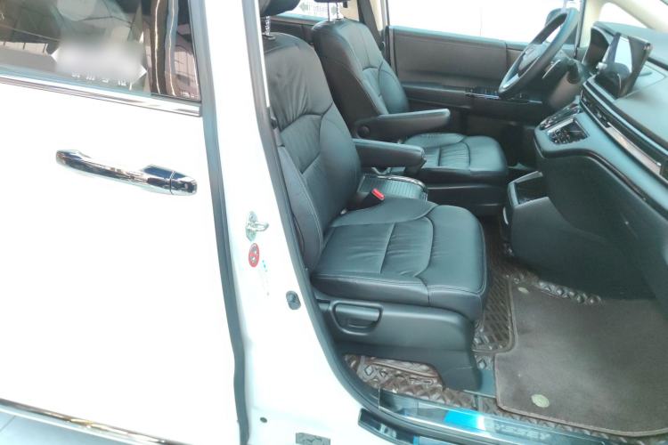 Used Honda Odyssey 2022 2.0L eHEV Sharp Enjoyment Edition Right Front Seat