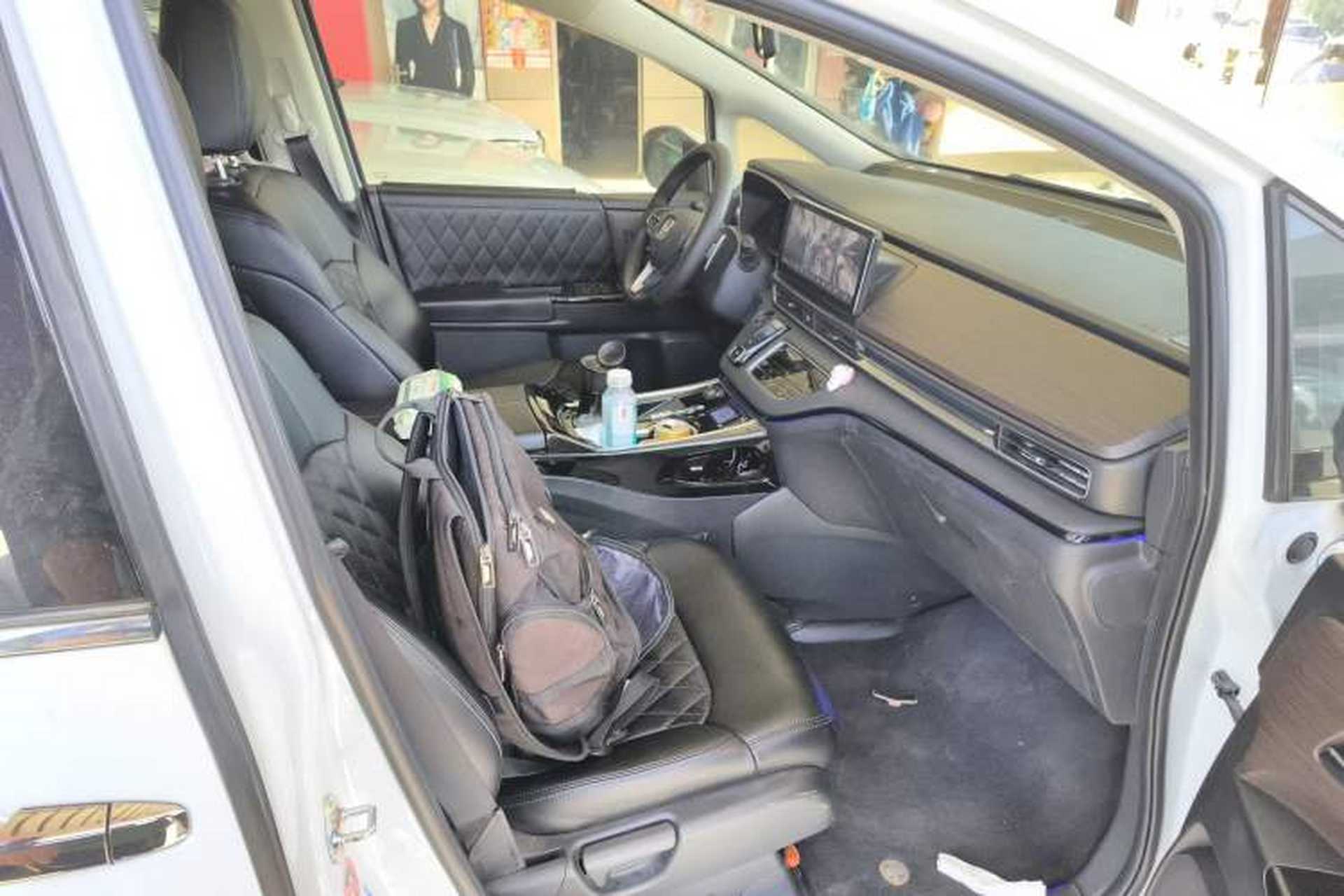 Used Honda Odyssey 2022 2.0L eHEV Sharp Enjoyment Edition Right Front Seat