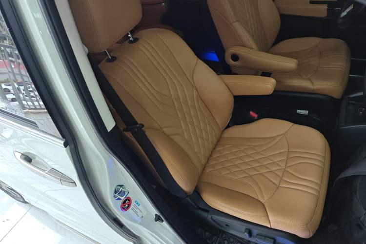 Used Honda Odyssey 2022 2.0L eHEV Sharp Enjoyment Edition Right Front Seat