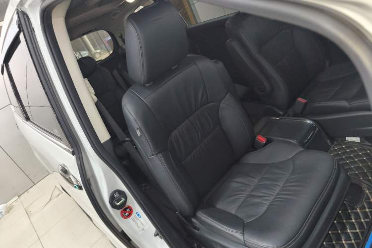 Used Honda Odyssey 2022 2.0L eHEV Sharp·Luxury Edition Right Front Seat