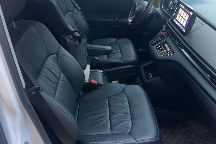 Used Honda Odyssey 2022 2.0L eHEV Sharp Enjoyment Edition Right Front Seat