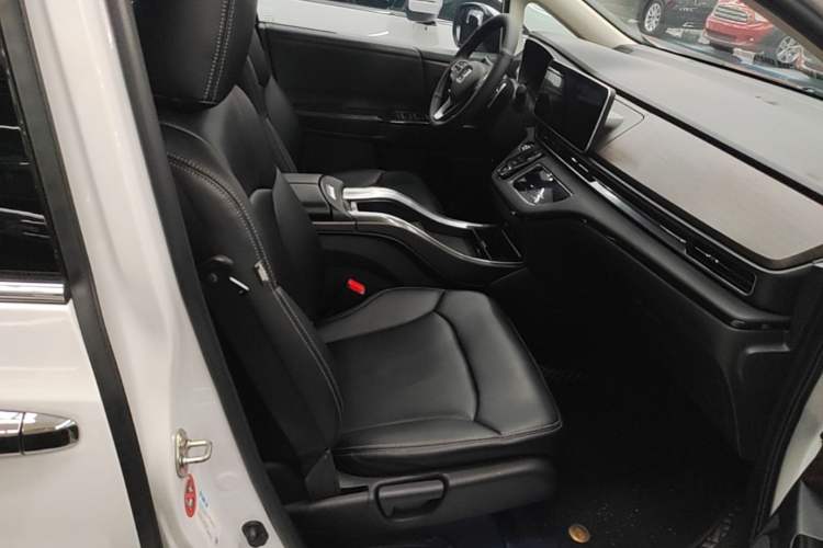 Used Honda Odyssey 2022 2.0L eHEV Sharp Enjoyment Edition Right Front Seat