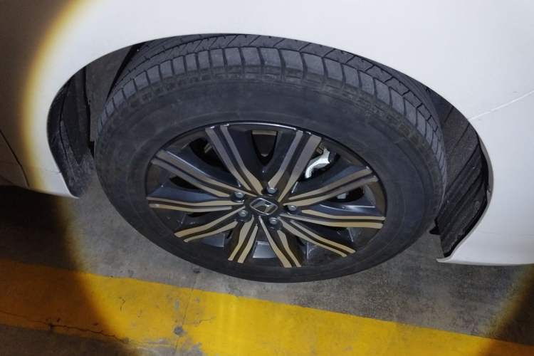 Used Honda Odyssey 2022 2.0L eHEV Sharp Smart Edition Right Front Wheel Hub