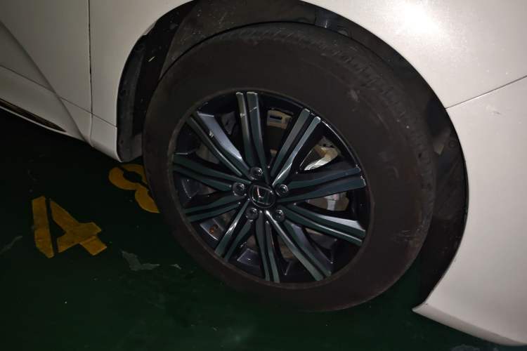 Used Honda Odyssey 2022 2.0L eHEV Sharp Enjoyment Edition Right Front Wheel Hub