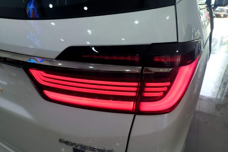 Used Honda Odyssey 2022 2.0L eHEV Sharp Enjoyment Edition Right Rear Taillight