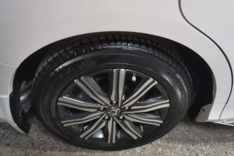 Used Honda Odyssey 2022 2.0L eHEV Sharp Enjoyment Edition Right Rear Wheel Hub