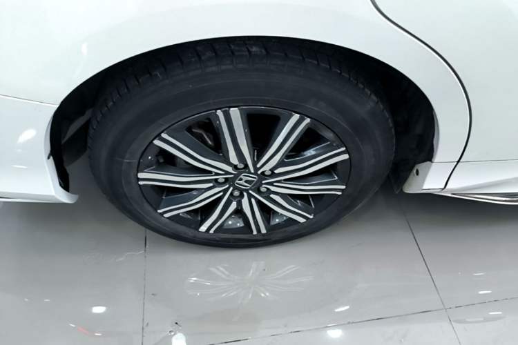 Used Honda Odyssey 2022 2.0L eHEV Sharp Enjoyment Edition Right Rear Wheel Hub