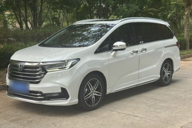 Honda Odyssey 2022 2.0L eHEV Sharp Supreme Edition d’occasion