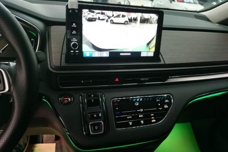 Used Honda Odyssey 2024 2.0L eHEV Sharp & Smart Edition Audio And AC Panel