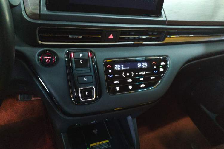 Used Honda Odyssey 2024 2.0L eHEV Sharp·Leading Edition Audio And AC Panel