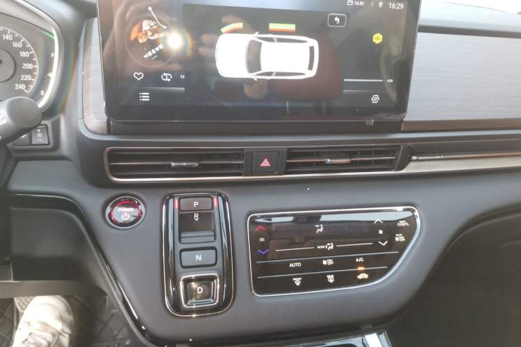 Used Honda Odyssey 2024 2.0L eHEV Sharp & Enjoy Edition Audio And AC Panel