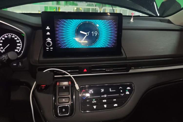 Used Honda Odyssey 2024 2.0L eHEV Sharp & Smart Edition Audio And AC Panel