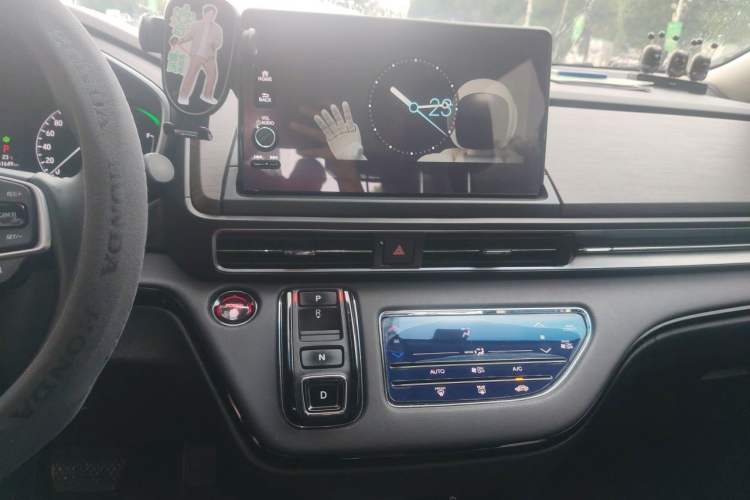 Used Honda Odyssey 2024 2.0L eHEV Sharp & Smart Edition Audio And AC Panel