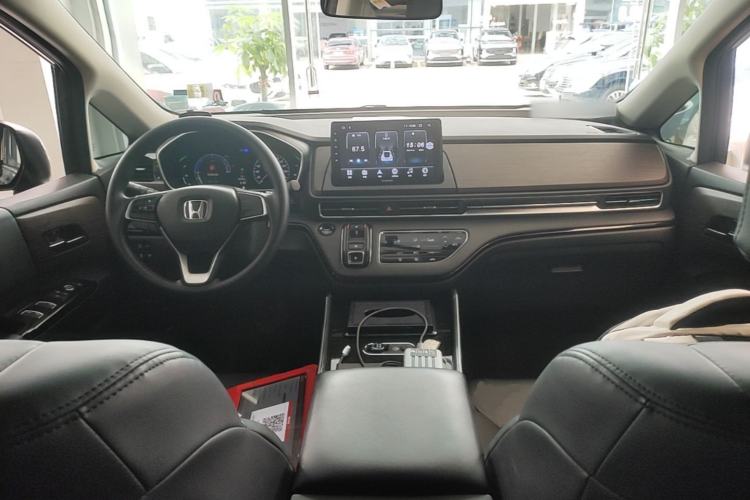 Used Honda Odyssey 2024 2.0L eHEV Sharp & Enjoy Edition Center Console