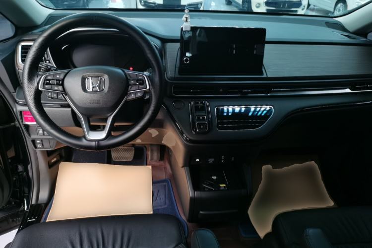 Used Honda Odyssey 2024 2.0L eHEV Sharp & Smart Edition Center Console