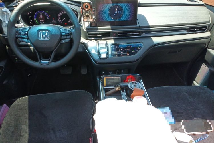 Used Honda Odyssey 2024 2.0L eHEV Sharp – Supreme Edition Center Console