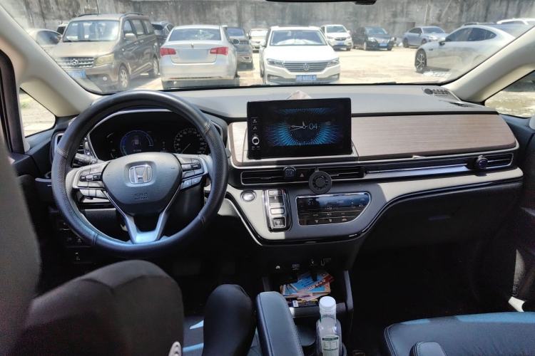 Used Honda Odyssey 2024 2.0L eHEV Sharp & Smart Edition Center Console