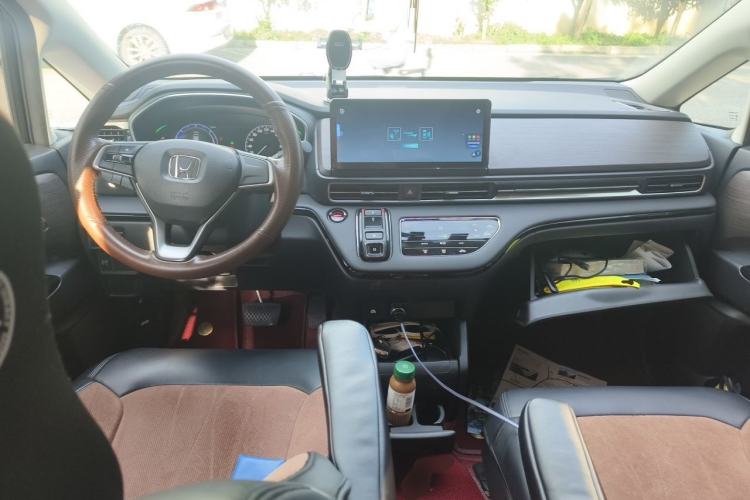 Used Honda Odyssey 2024 2.0L eHEV Sharp & Enjoy Edition Center Console