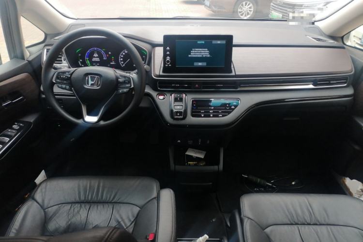 Used Honda Odyssey 2024 2.0L eHEV Sharp & Smart Edition Center Console