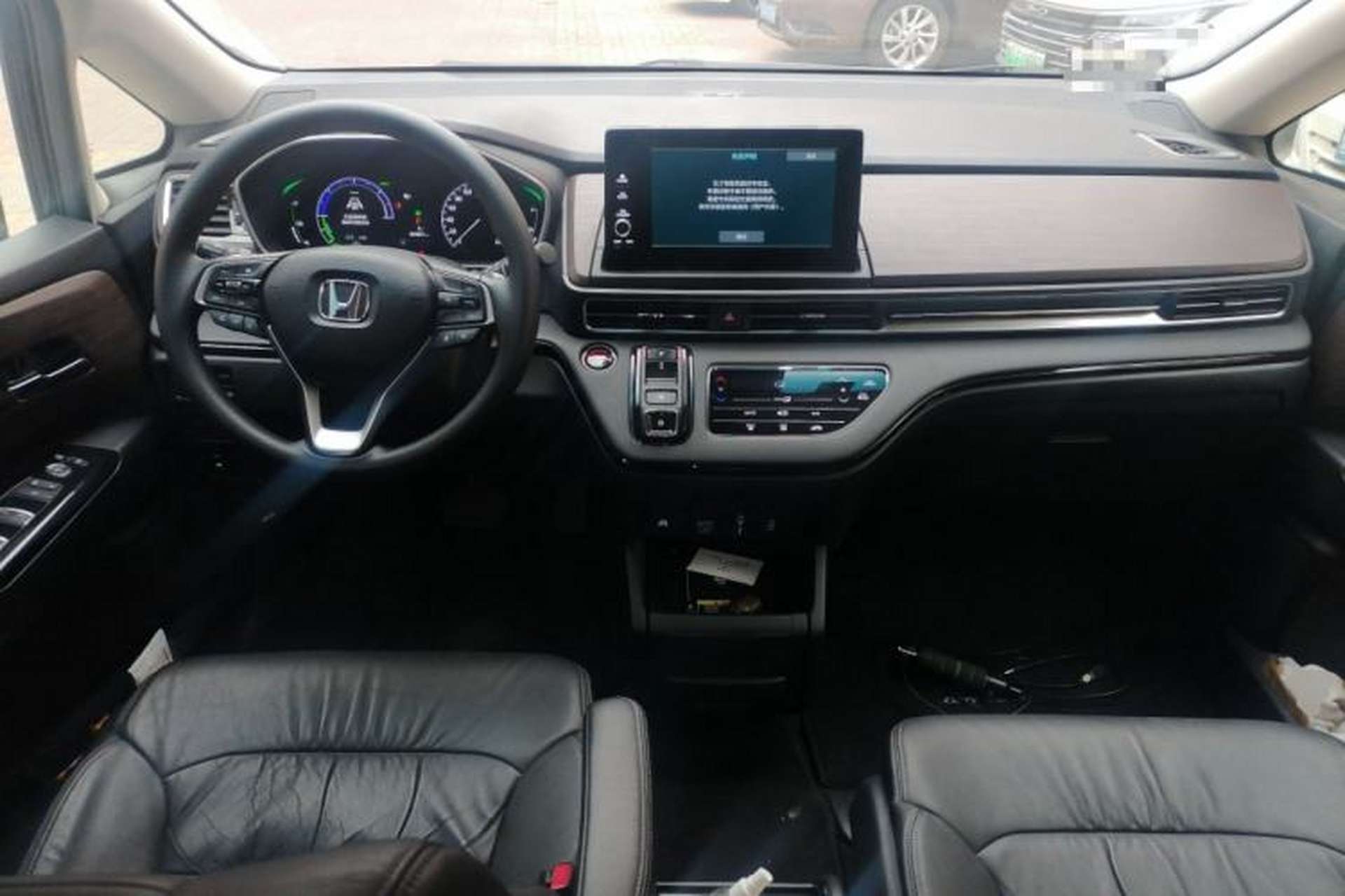 Used Honda Odyssey 2024 2.0L eHEV Sharp & Smart Edition Center Console