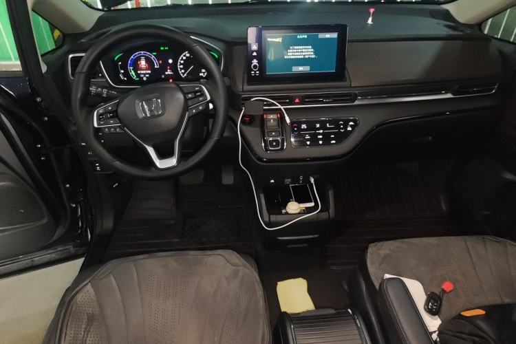 Used Honda Odyssey 2024 2.0L eHEV Sharp & Smart Edition Center Console