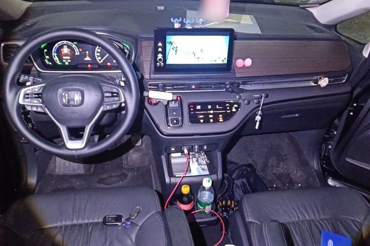 Used Honda Odyssey 2024 2.0L eHEV Sharp & Smart Edition Center Console