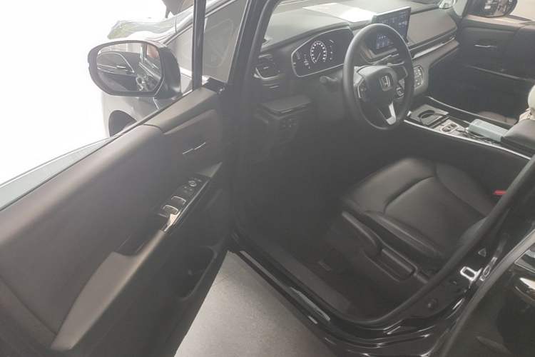 Used Honda Odyssey 2024 2.0L eHEV Sharp & Enjoy Edition Driver Seat